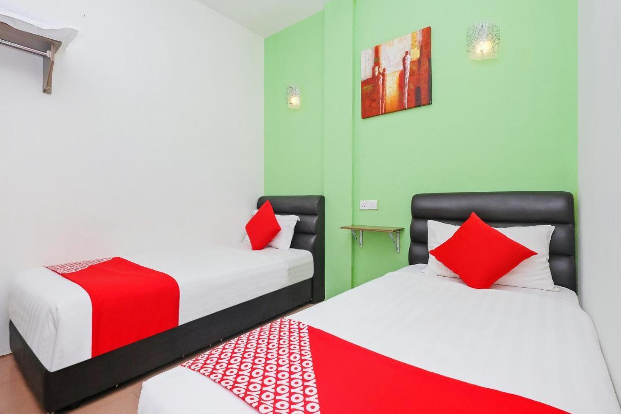 Oyo 850 Gold Star Hotel Chukai Eksteriør billede