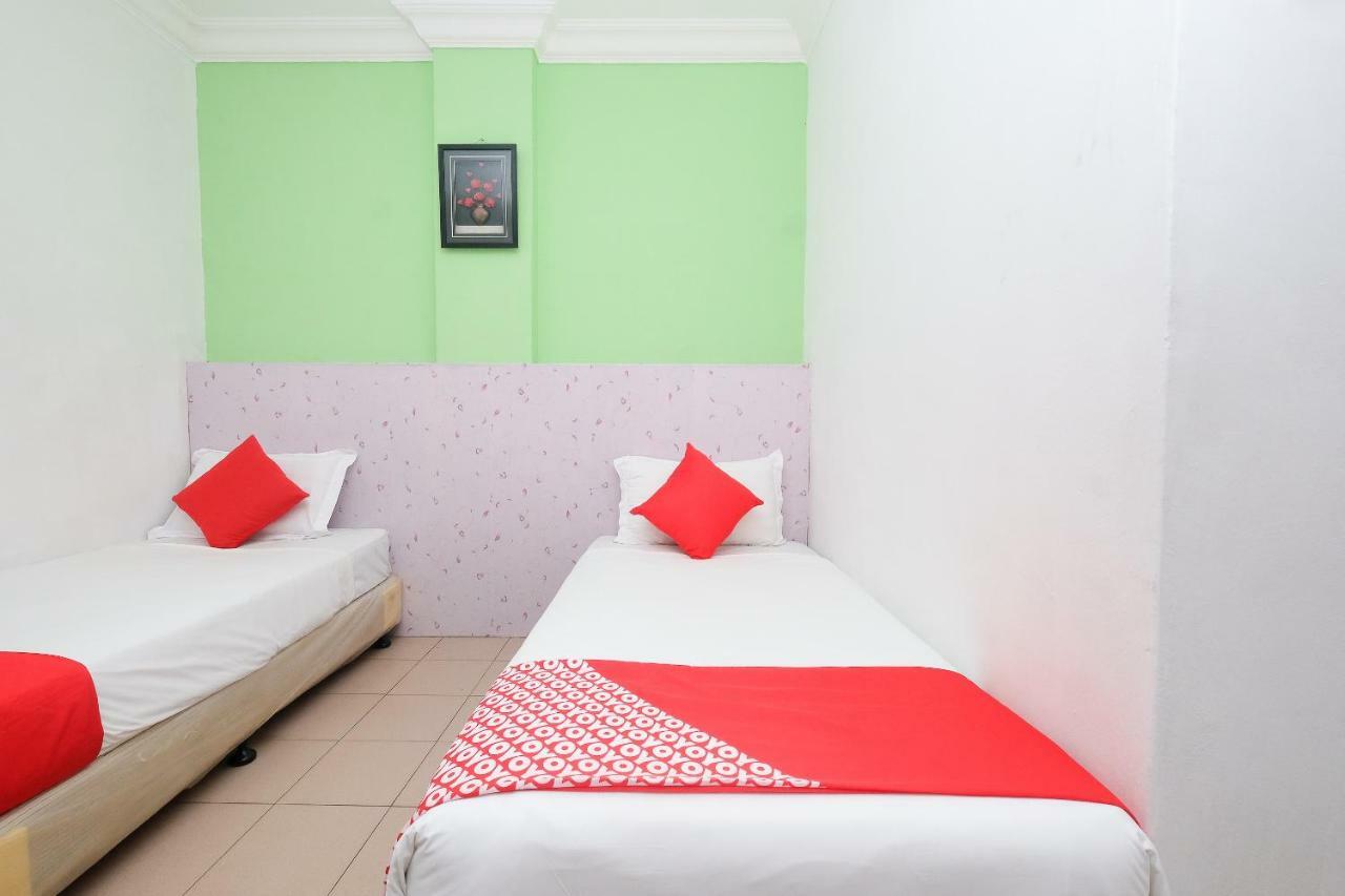 Oyo 850 Gold Star Hotel Chukai Eksteriør billede